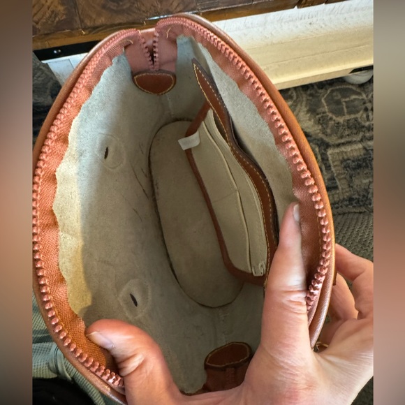 Dooney & Bourke pebble grain leather satchel cream and tan vintage - Picture 6 of 7